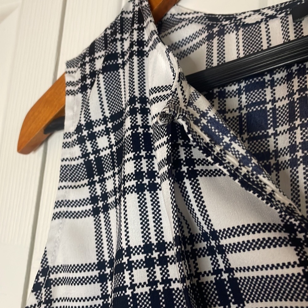 Ann Taylor Shell Top - Picture 4 of 5